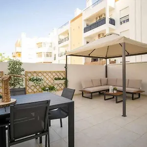 https://modern-3br-apt-w-lg-terrace-bbq-ac-parking.hotelaalgarve.com