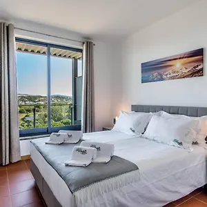 https://swiss-green-appartement-cosy-et-spacieux.hotelaalgarve.com